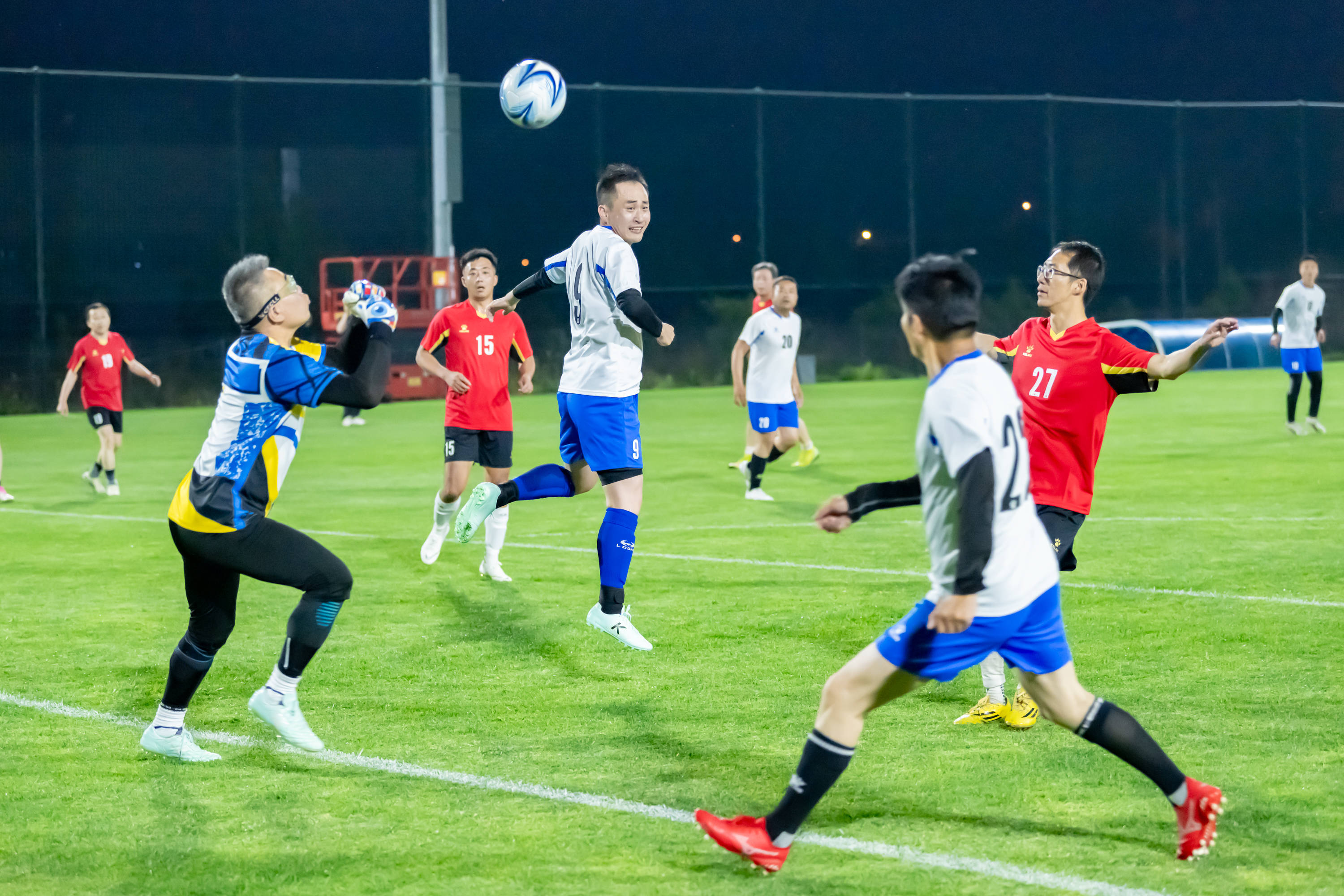 艺术家的伟 艺术家的伟