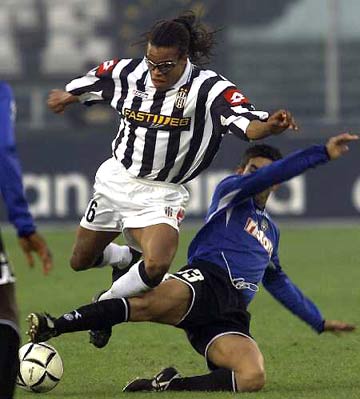 尤为有利 尤为有利